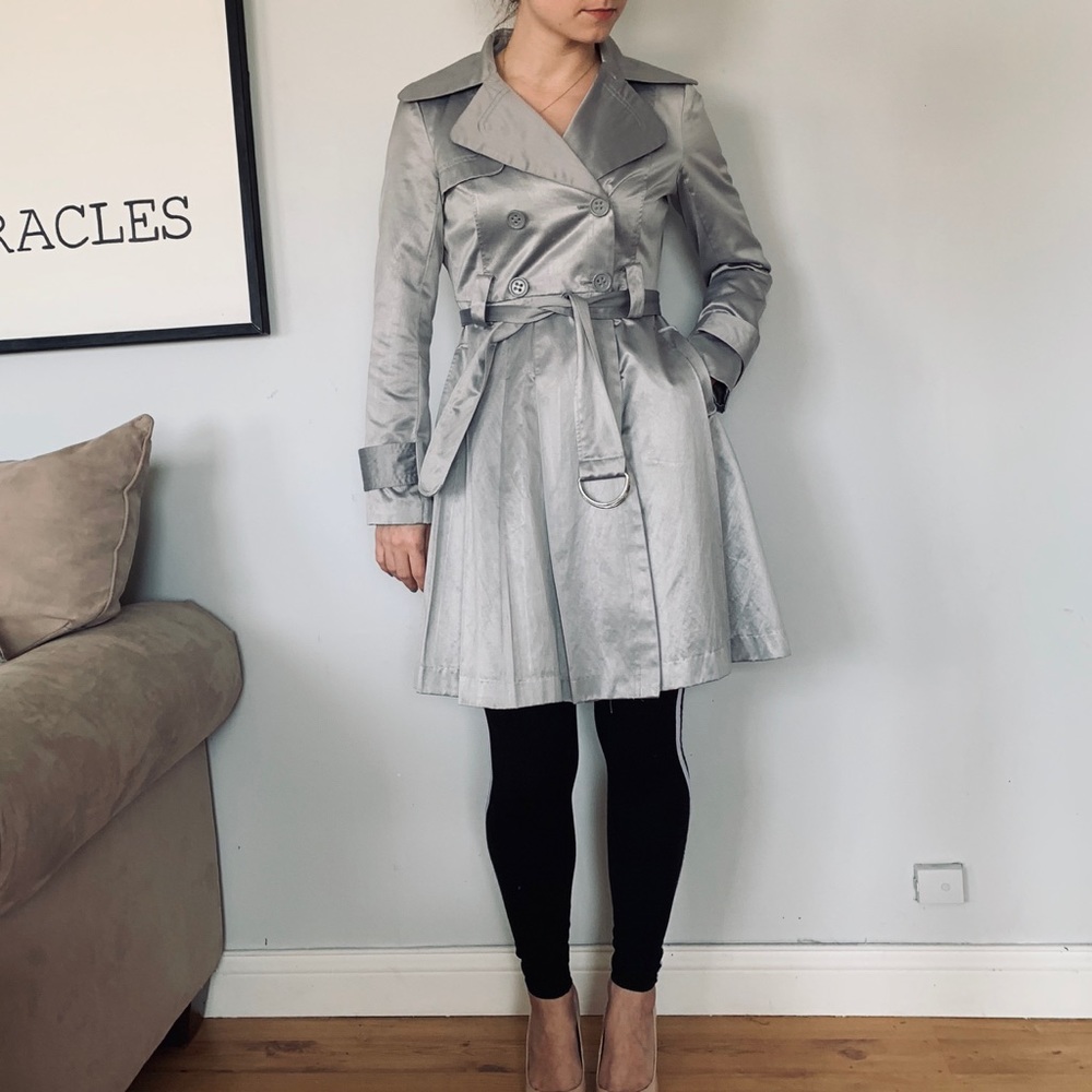 Bebe gray satin trench coat (silver)